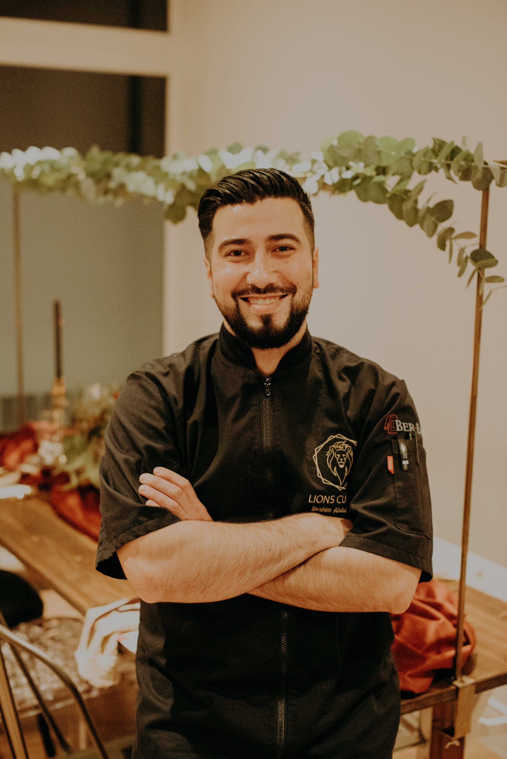 Ibo von Lions Cuisine beim Kochen
